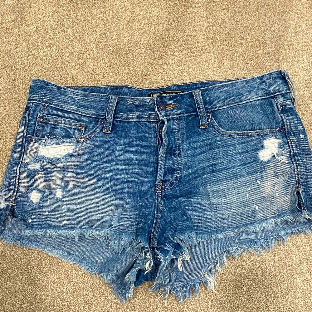 Abercrombie cutoffs | distressed denim | size: 29, inseam: 3in